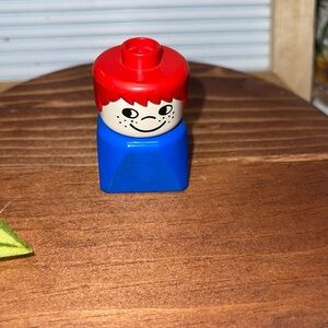Vintage LEGO Duplo: Square Bust Head Boy
Pre-owned in good condition